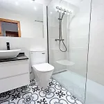 Rabat 24, Oasis De Capistrano * ネルハ